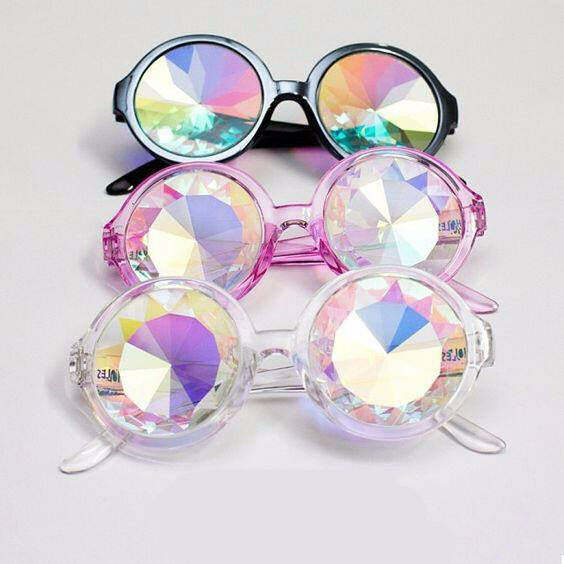 Kaleidoscope Sunglasses: Y2K Fashion Statement for Trendy Outfits