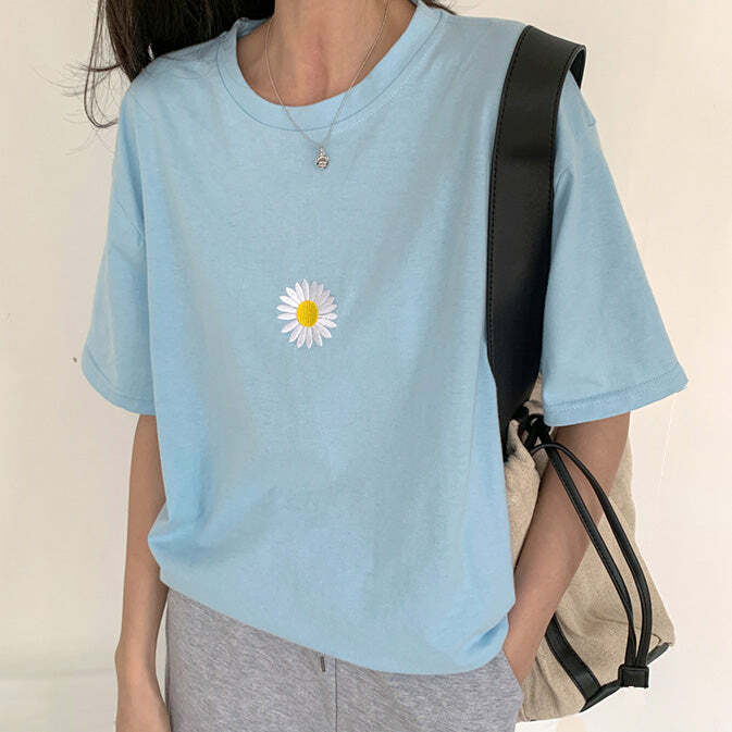 Trendy Y2K Fashion Daisy T-Shirt - Iconic 2000s Style Top