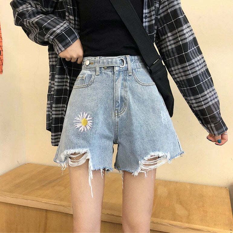 Y2K Denim Shorts: Trendy 2000s Style for Effortless Summer Outfits