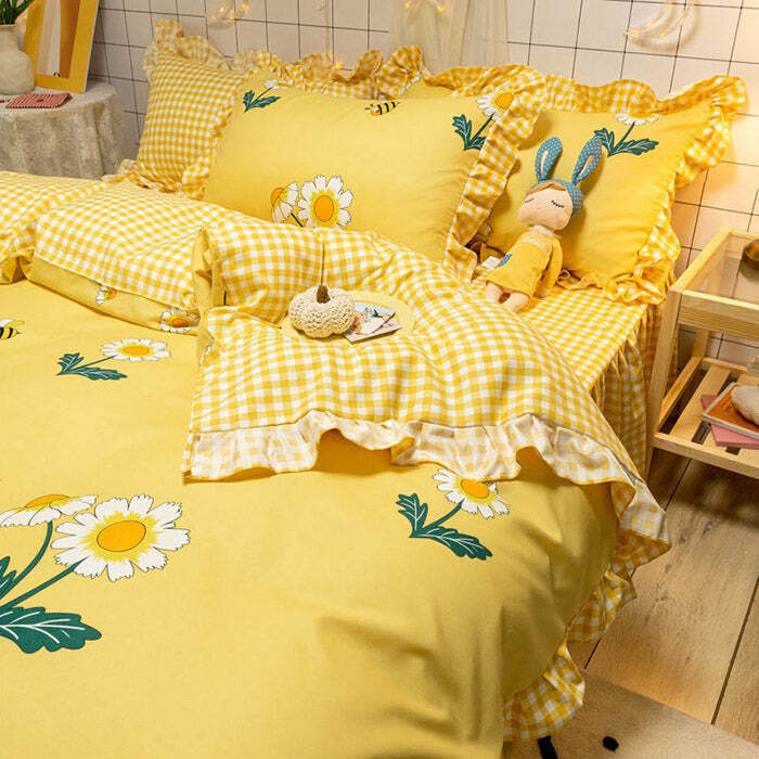 Y2K Fashion Bedding Set: Embrace 2000s Style with Honey Bee Aesthetic