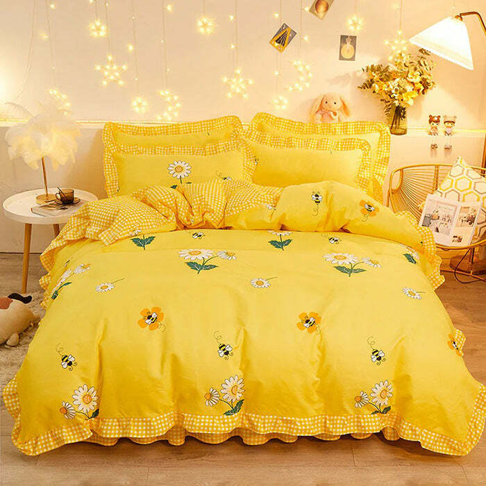 Y2K Fashion Bedding Set: Embrace 2000s Style with Honey Bee Aesthetic