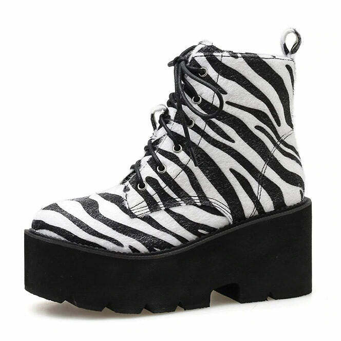 Y2K Fashion Call of the Wild Platform Boots - 2000s Style Statement