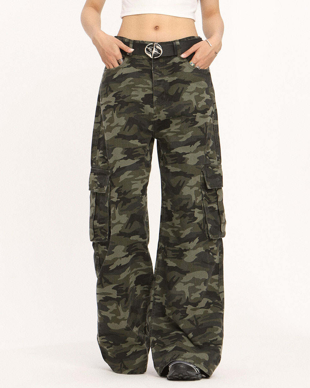 Y2K Fashion Camo Wide-Leg Cargo Pants - Trendy 2000s Style Outfit