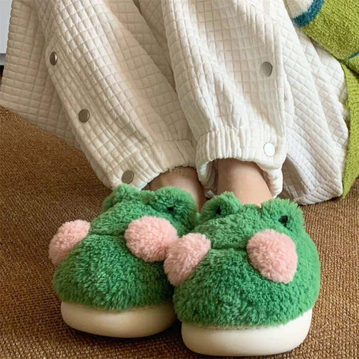 Y2K Fashion Frog Slippers: Trendy 2000s Style for Cozy Comfort