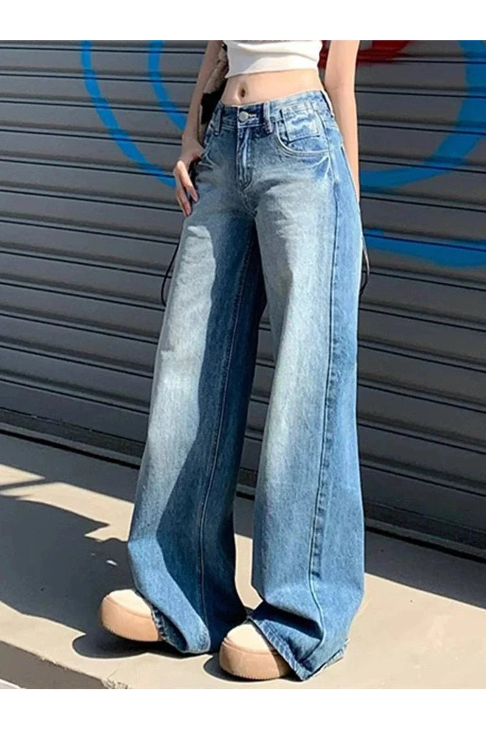 Y2K Fashion Light Wash Wide-Leg Denim: Trendy 2000s Style Pants