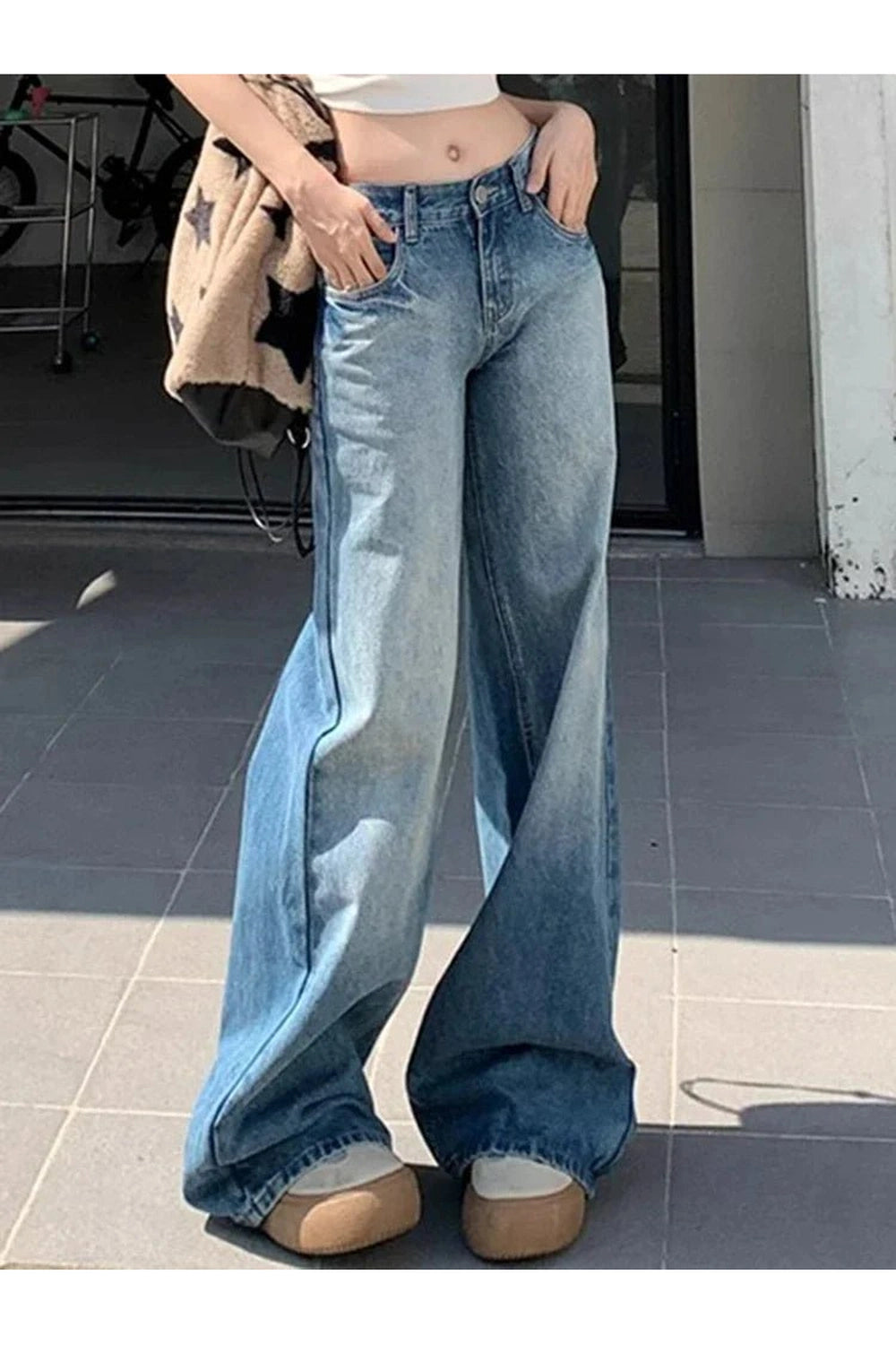 Y2K Fashion Light Wash Wide-Leg Denim: Trendy 2000s Style Pants