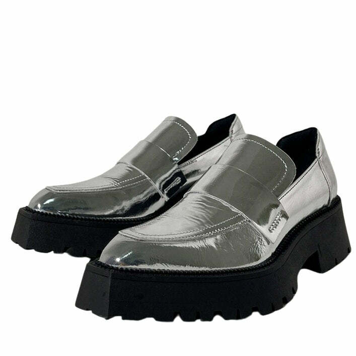 Y2K Fashion Loafers: Trendy 2000s Style for Effortless Chic Looks