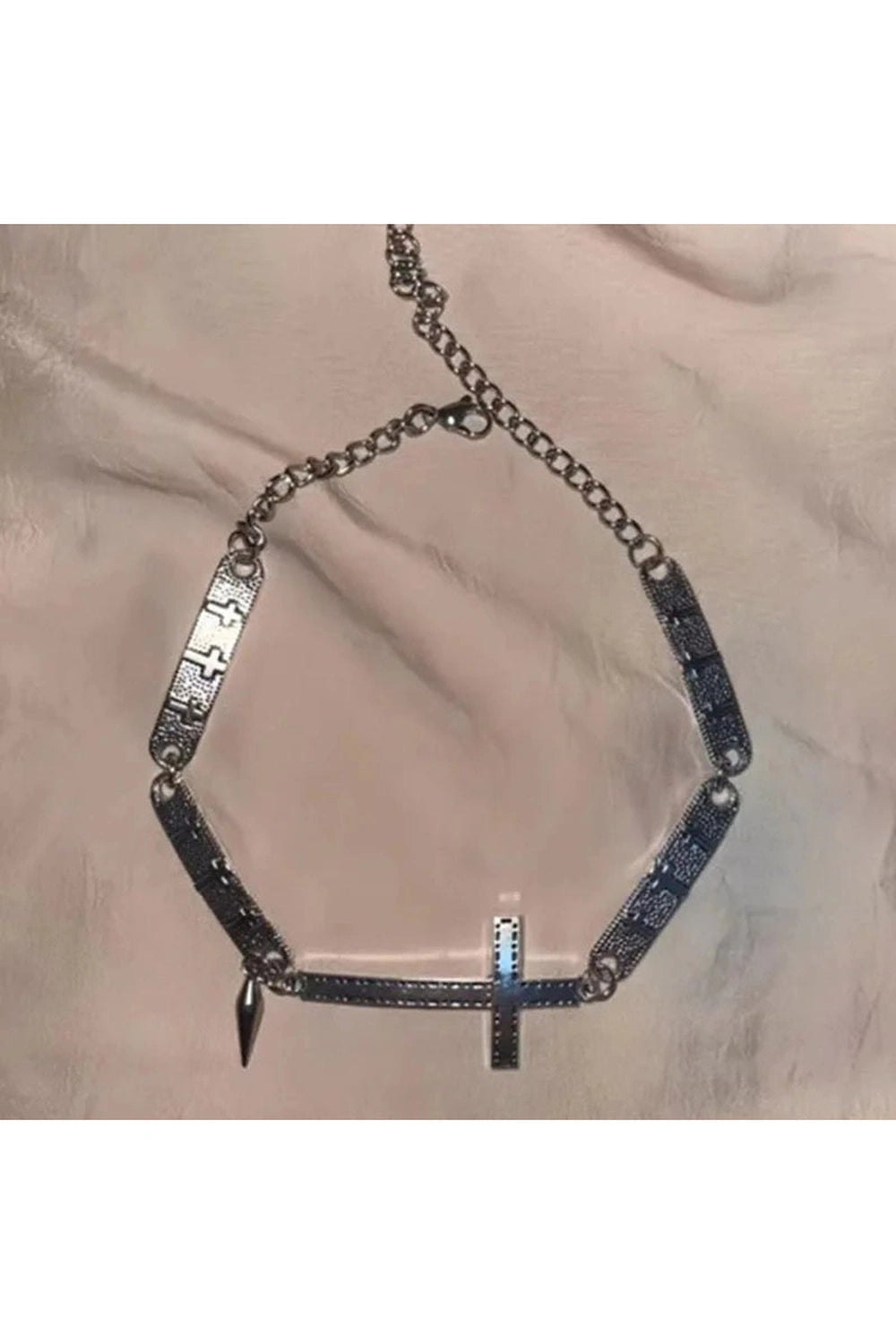 Y2K Fashion Silver Cross Spike Choker - Edgy 2000s Style Accessory