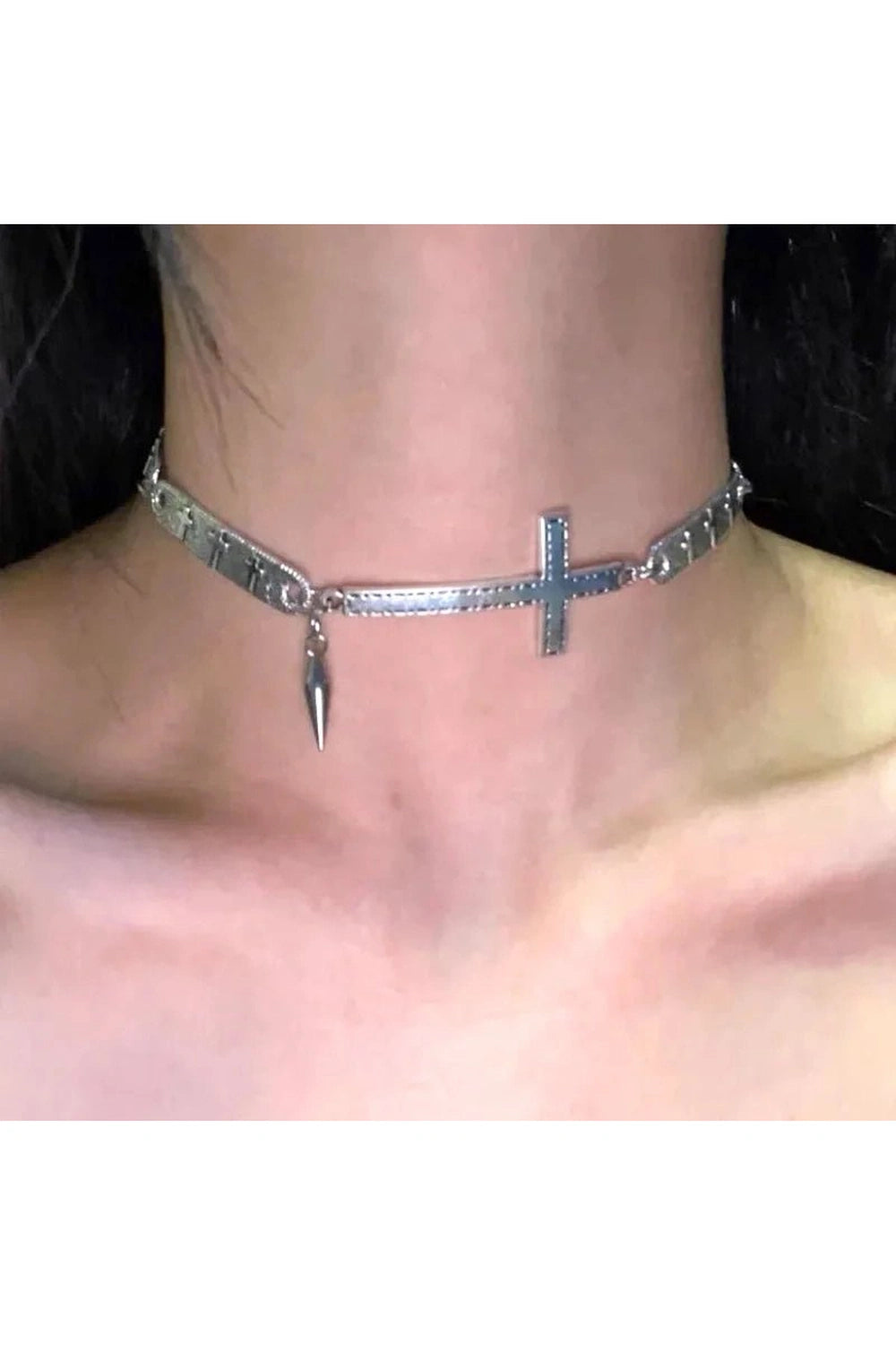 Y2K Fashion Silver Cross Spike Choker - Edgy 2000s Style Accessory