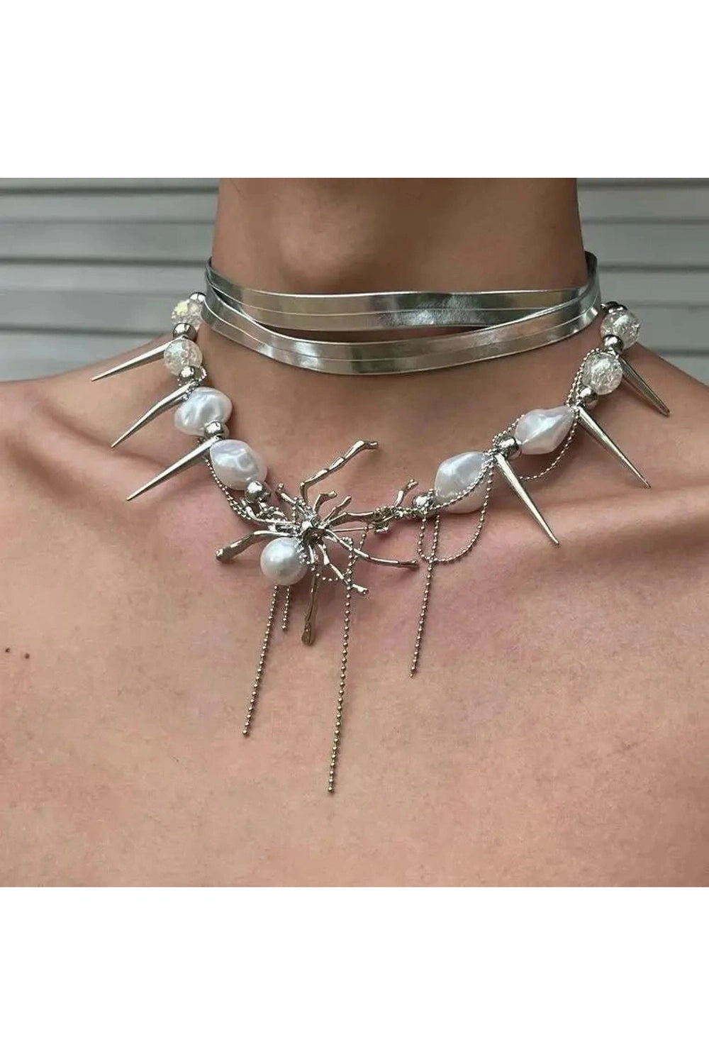 Y2K Fashion Spider Queen Pearl Spike Choker - 2000s Aesthetic Jewelry